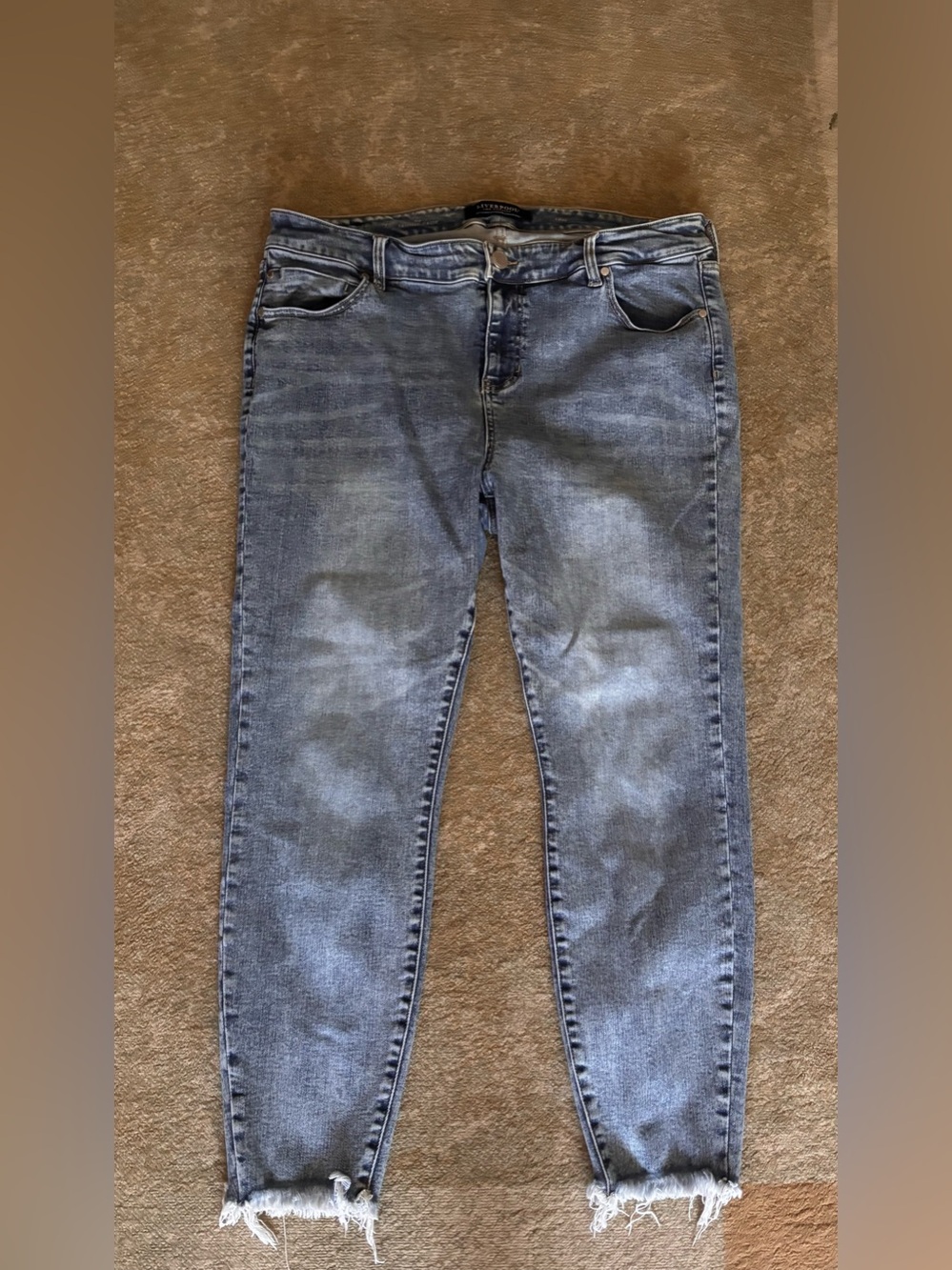 Women’s Liverpool Distressed Ankle Straight Jeans Raw Hem Light Blue Size 18W